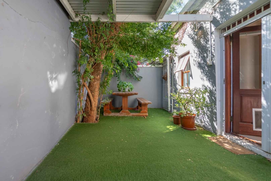 2 Bedroom Property for Sale in Oranjezicht Western Cape